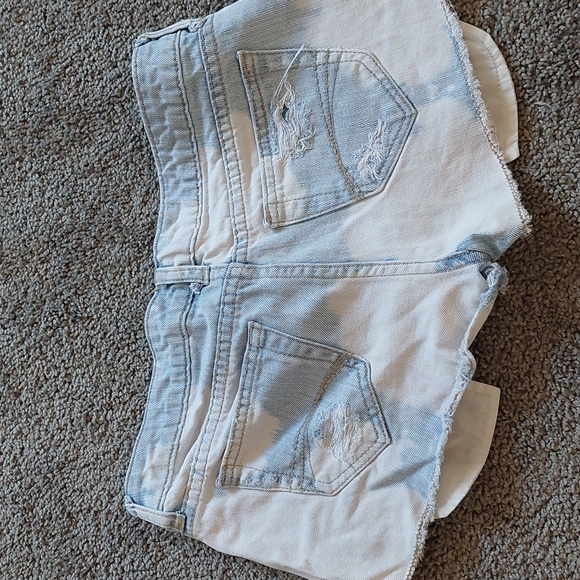 Decree shorts - Picture 2 of 2